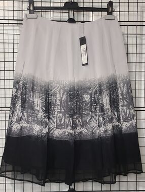 New ISDA Beautiful Silk Skirt.